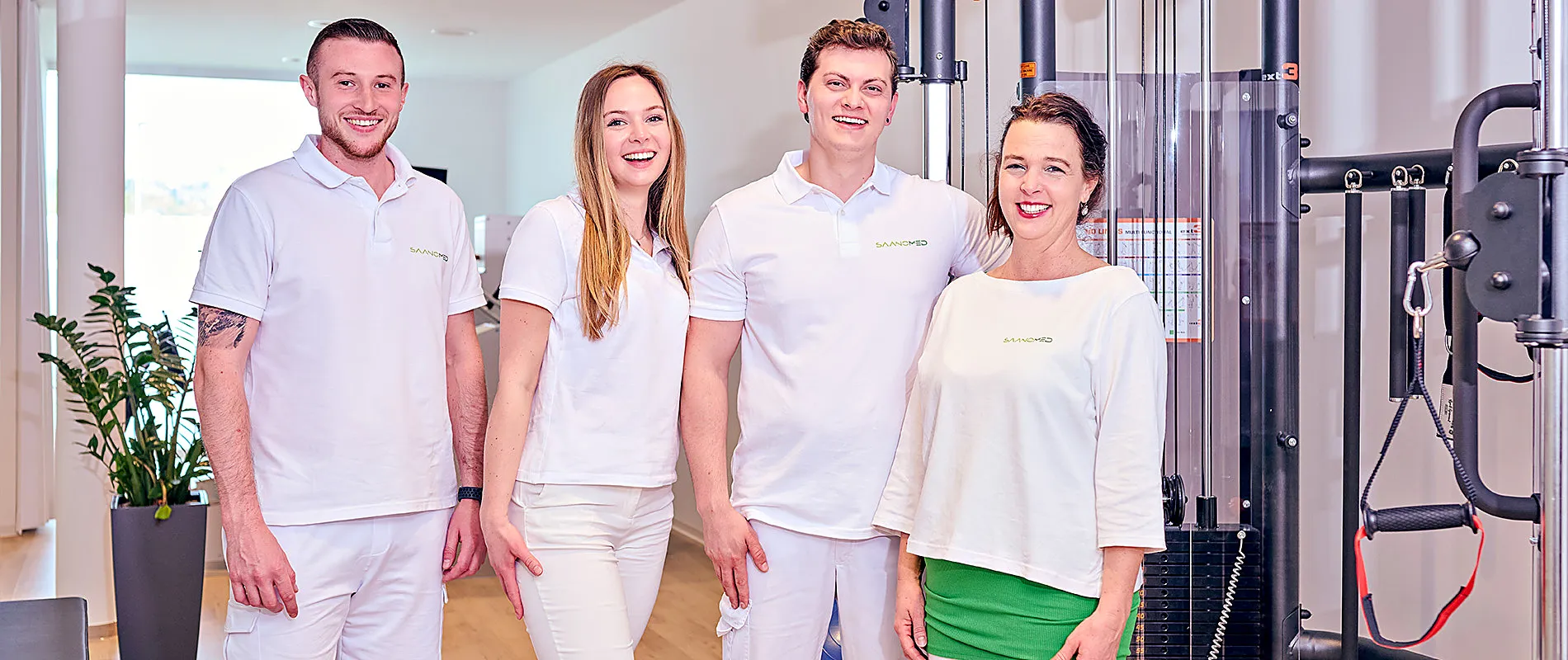 Das Team von SaanoMed in den Praxisräumen in Passau: zwei Physiotherapeuten, eine Ergotherapeutin und eine PainNurse